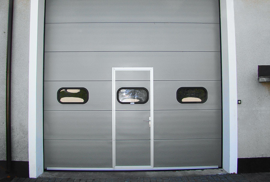 Bramy przemysłowe ISO: drzwi, okna przejściowe 